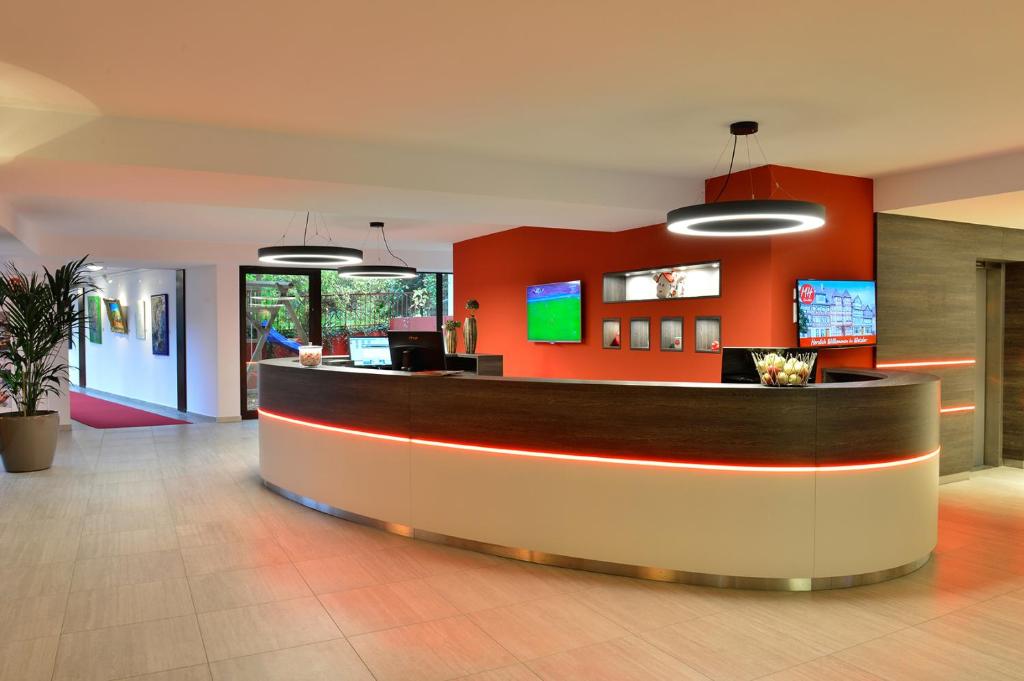 Rezeption im Michel Hotel Wetzlar